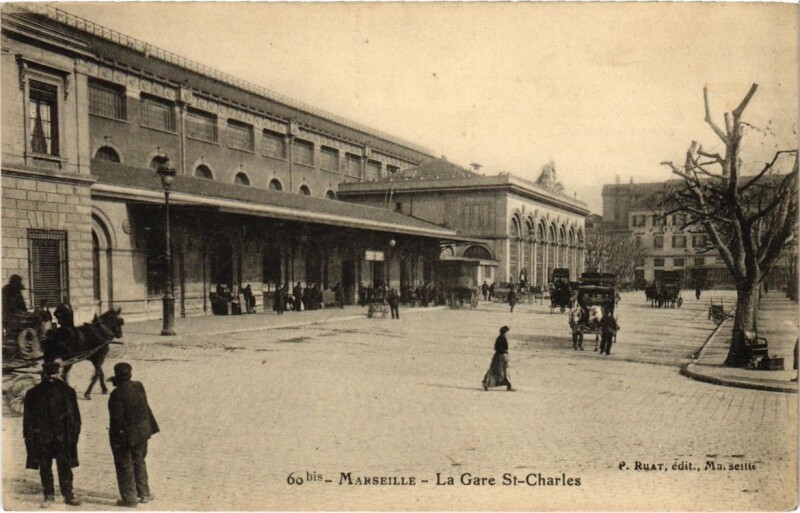 Carte postale ancienne Marseille - La Gare Saint-Charles à Marseille