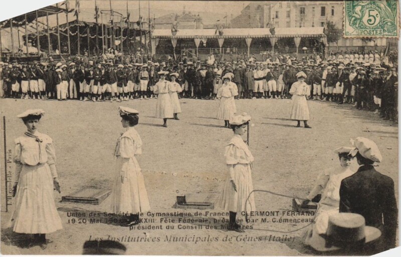 Carte postale ancienne Clermont-Ferrand Gymnastique - Institutrices Municipales de G�nes à Clermont-Ferrand