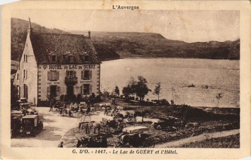 Carte postale ancienne Le Lac de Guery et l'Hotel