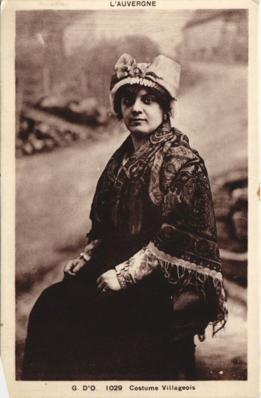 Carte postale ancienne Costume Villageois