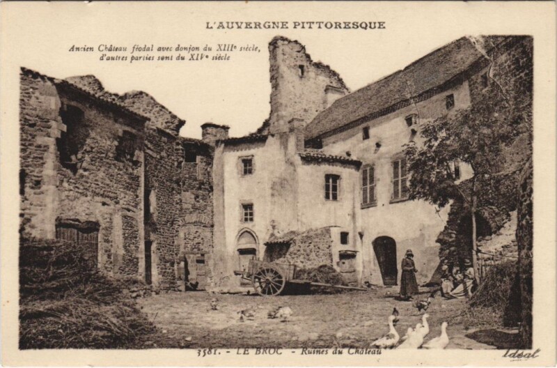 Carte postale ancienne Le Broc Ruines du Chateau au Broc