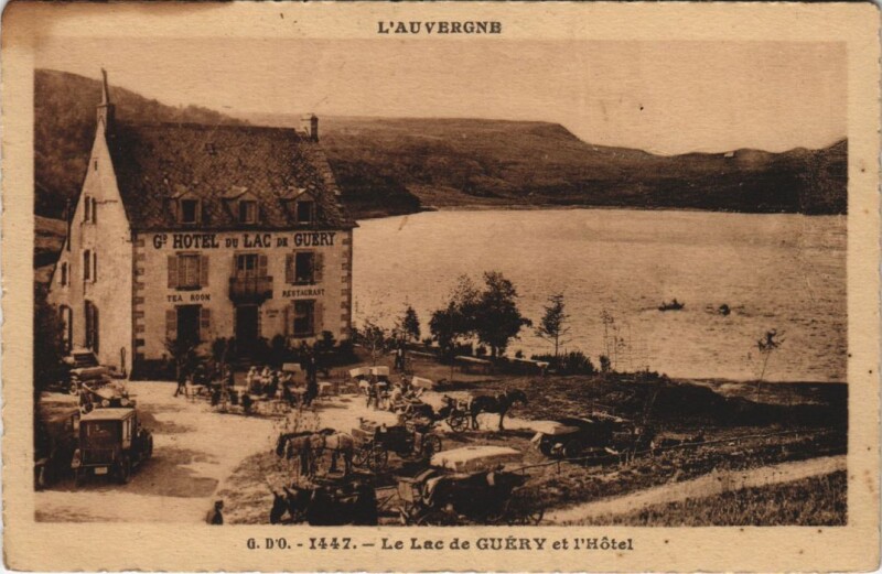 Carte postale ancienne Le Lac de Guery et l'Hotel