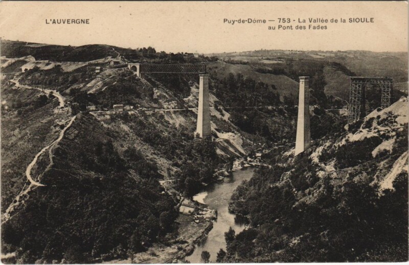 Carte postale ancienne La Vallee de la Sioule au Pont des fades - Construction