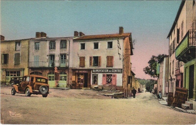 Carte postale ancienne Bourg-Lastic Avenue de la Gare à Bourg-Lastic