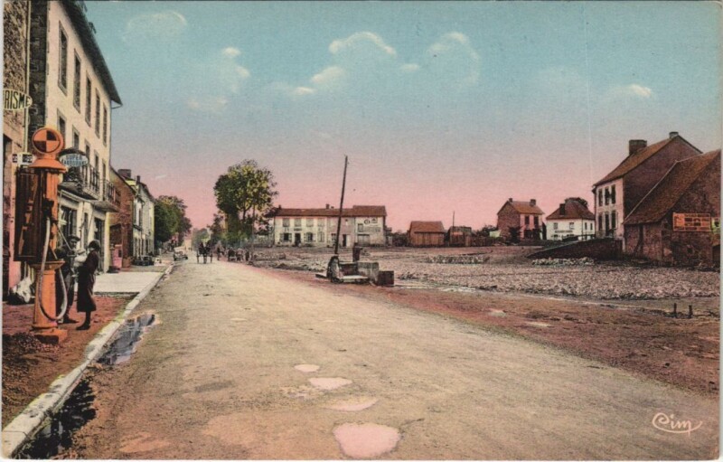 Carte postale ancienne Bourg-Lastic Champ de Foire à Bourg-Lastic