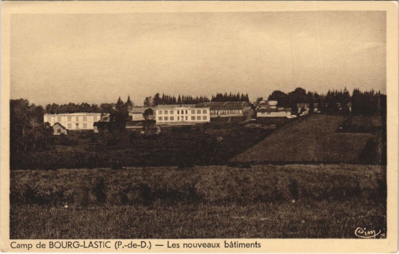 Carte postale ancienne Bourg-Lastic Camp de Bourg-Lastic - Les Nouveaux Batiments à Bourg-Lastic