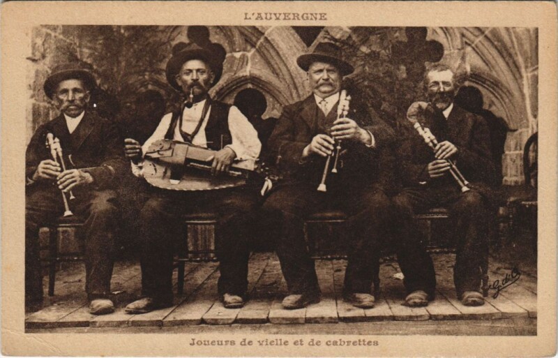 Carte postale ancienne Joueurs de Vielle et de Cabrettes