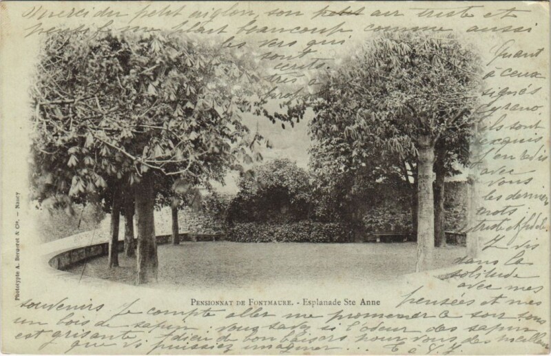 Carte postale ancienne Pensionnat de Fontmaure - Esplanade Sainte Anne