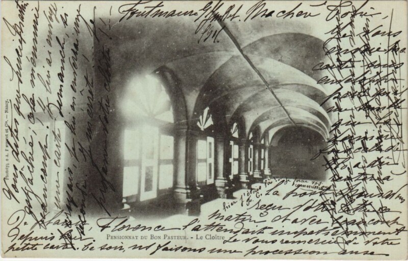 Carte postale ancienne Clermont-Ferrand Pensionnat du Bon-Pasteur - Le Cloitre à Clermont-Ferrand