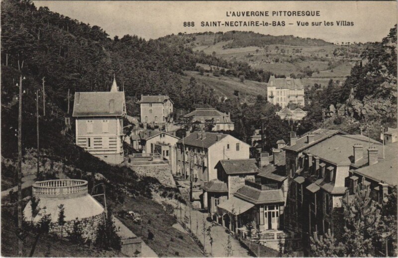 Carte postale ancienne Saint-Nectaire Saint-Nectaire-le-Bas - Vue sur les Villas à Saint-Nectaire