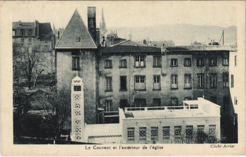 Carte postale ancienne Le Couvent et l'Exterieure de l'Eglise