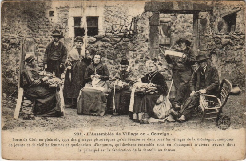 Carte postale ancienne L'Assemblee de Village ou Couvige