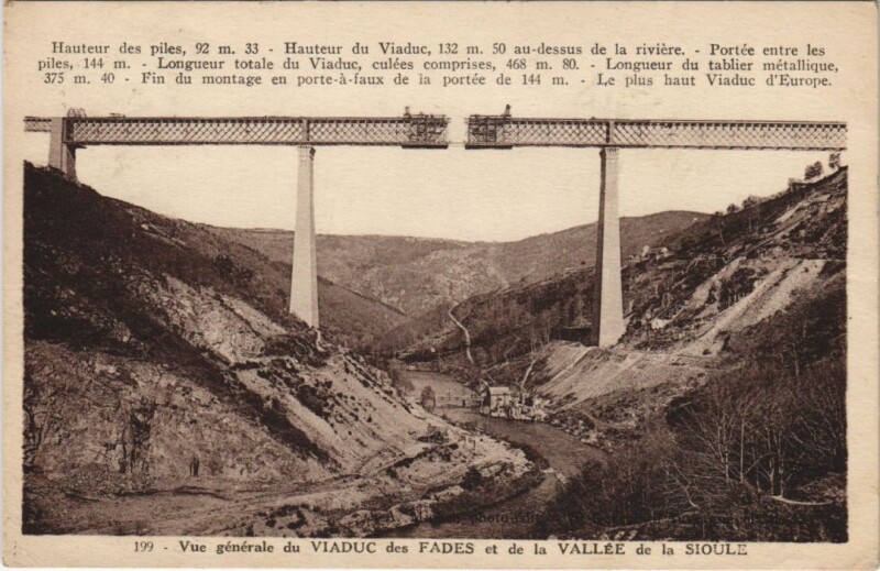 Carte postale ancienne Vue Generale du Viaduc des Fades et de la Vallee de la Sioule