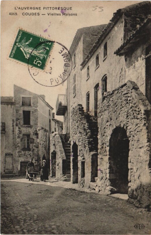 Carte postale ancienne Coudes Vieilles Maisons à Coudes