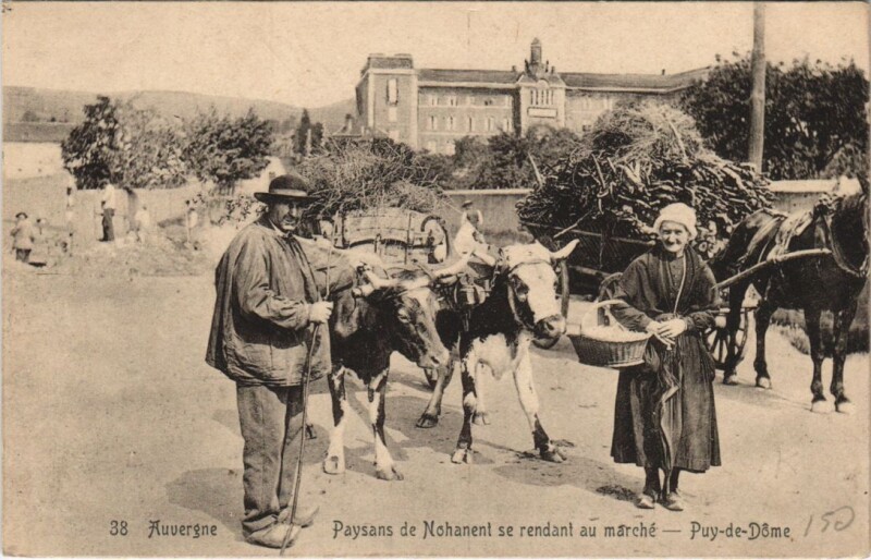 Carte postale ancienne Puy de Dome - Paysans de Nohanent se Rendant au Marche à Nohanent