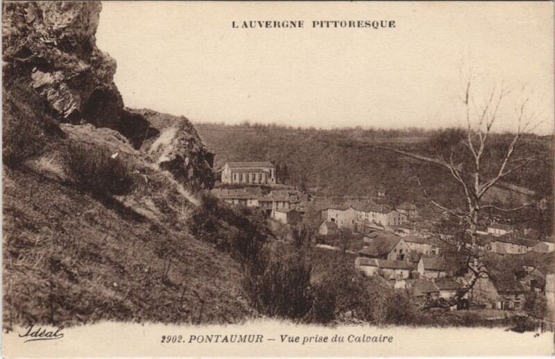 Carte postale ancienne Pontaumur Vue prise du Calvaire à Pontaumur