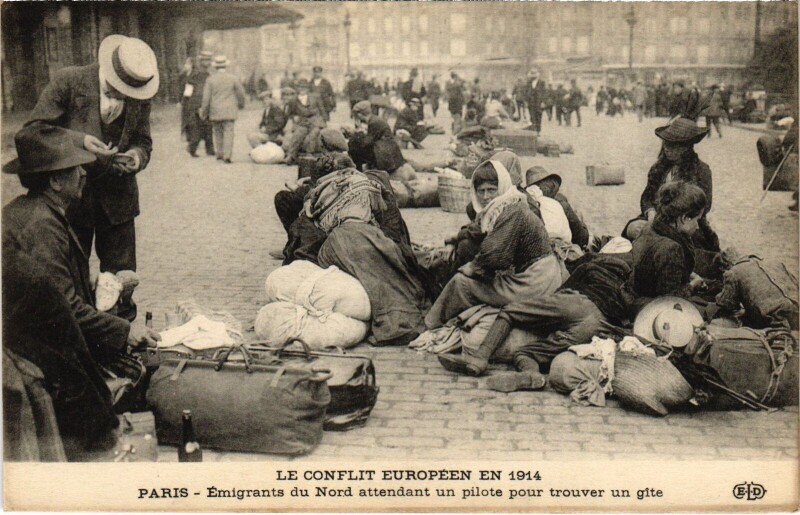 Carte postale ancienne Le Conflit Europeen en 1914 Paris Emigrants du Nord