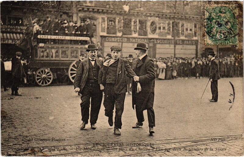 Carte postale ancienne Manifestation du 1er Mai Paris Place du Chateau d'Eau