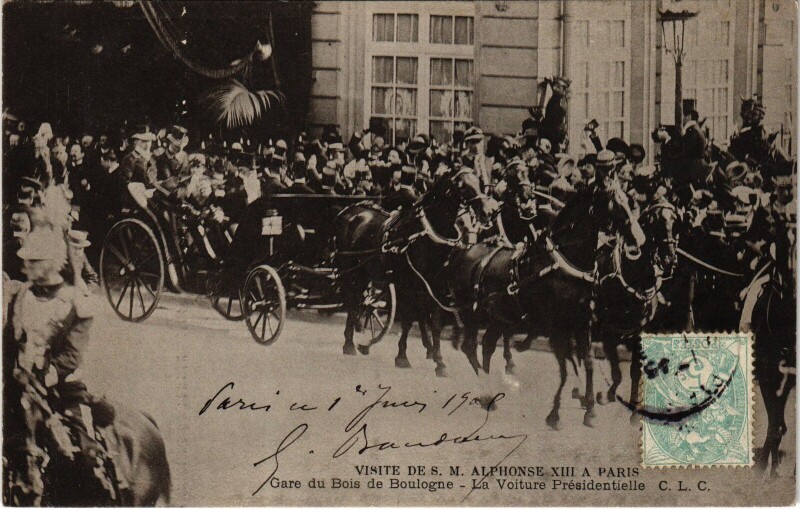 Carte postale ancienne Visite de Sa Majesté Alphonse XIII à Paris - Gare du Bois de Boulogne - La Voiture Présidentielle à Paris 16e