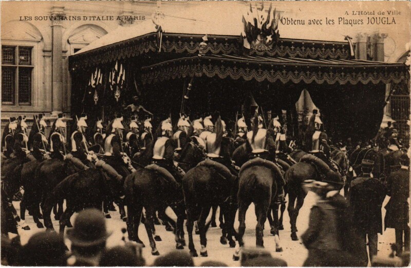 Carte postale ancienne Les Souverains d'Italie a Paris Hotel de Ville Royalty