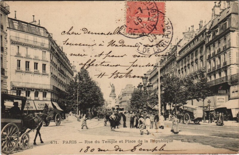 Carte postale ancienne Paris 3e Rue du Temple Place de la Republique à Paris 3e