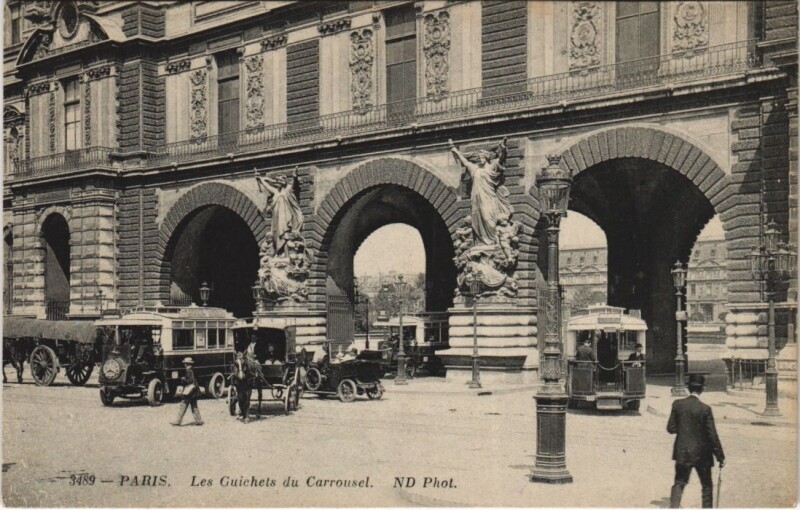 Carte postale ancienne Paris 1e guichets du Carrousel à Paris 1er