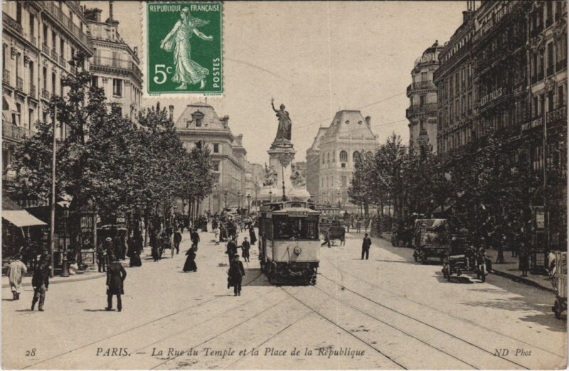 Carte postale ancienne Paris 3e Rue du Temple Place de la Republique à Paris 3e