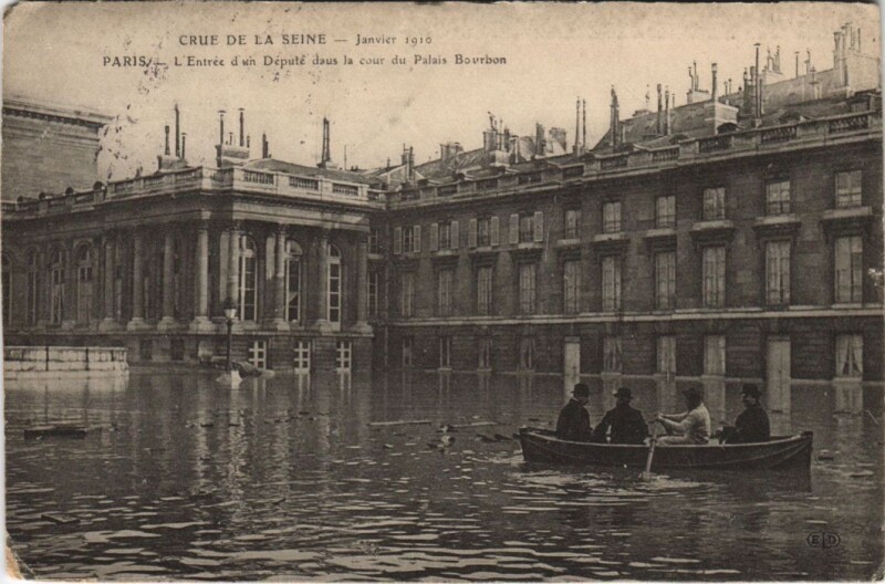 Carte postale ancienne Inondations 1910 Paris Palais Bourbon