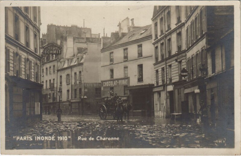 Carte postale ancienne Inondations 1910 Paris Rue de Charonne
