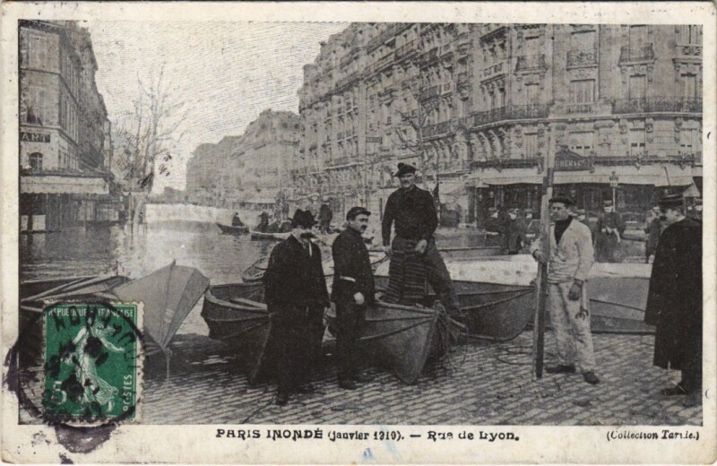 Carte postale ancienne Paris inondé (janvier 1910) - Rue de Lyon à Paris 12e