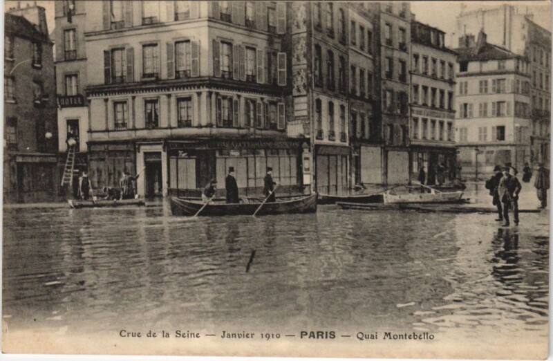 Carte postale ancienne Inondations 1910 Paris Quai Montebello