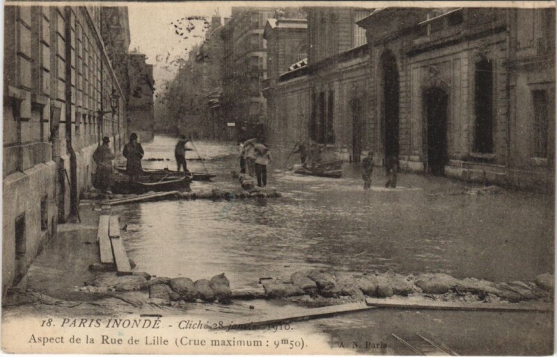 Carte postale ancienne Inondations 1910 Paris Rue de Lille