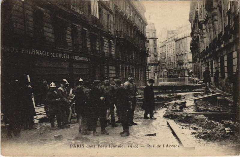 Carte postale ancienne Inondations 1910 Paris Rue de l'Arcade