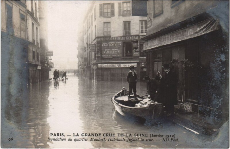 Carte postale ancienne Inondations 1910 Paris Quartier Maubert habitants