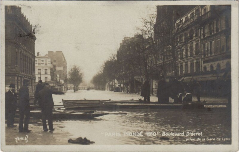 Carte postale ancienne Paris Inondé 1910 - Boulevard Diderot à Paris 12e