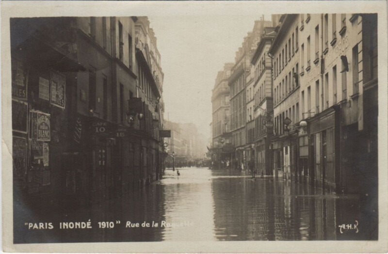 Carte postale ancienne Inondations 1910 Paris Rue de la Roquelle