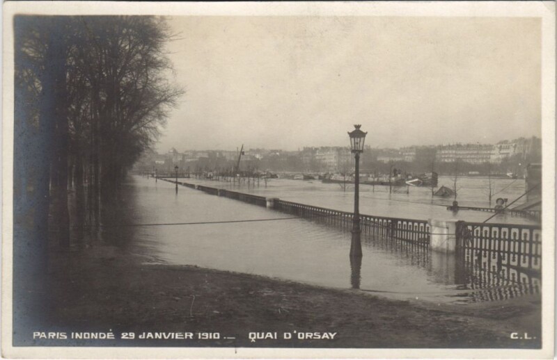 Carte postale ancienne Inondations 1910 Paris Quai d'Orsay