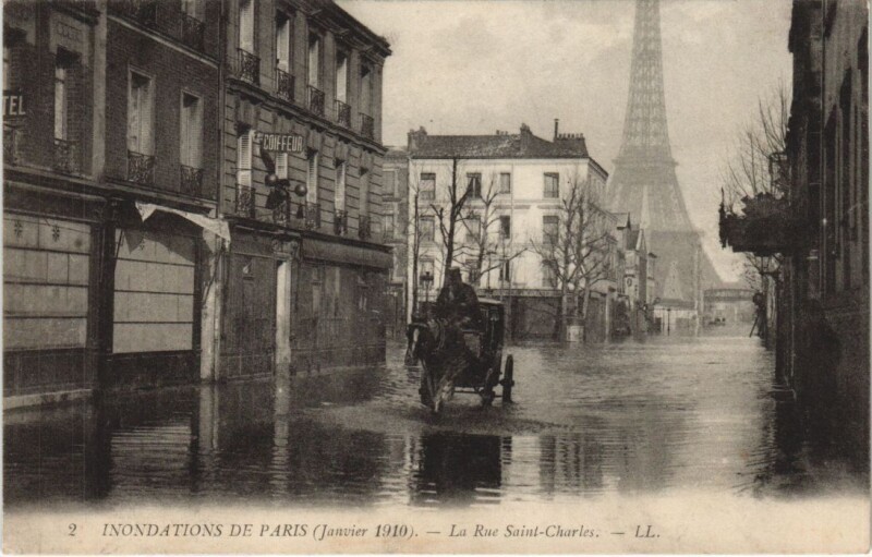 Carte postale ancienne Inondations 1910 Paris rue Saint-Charles