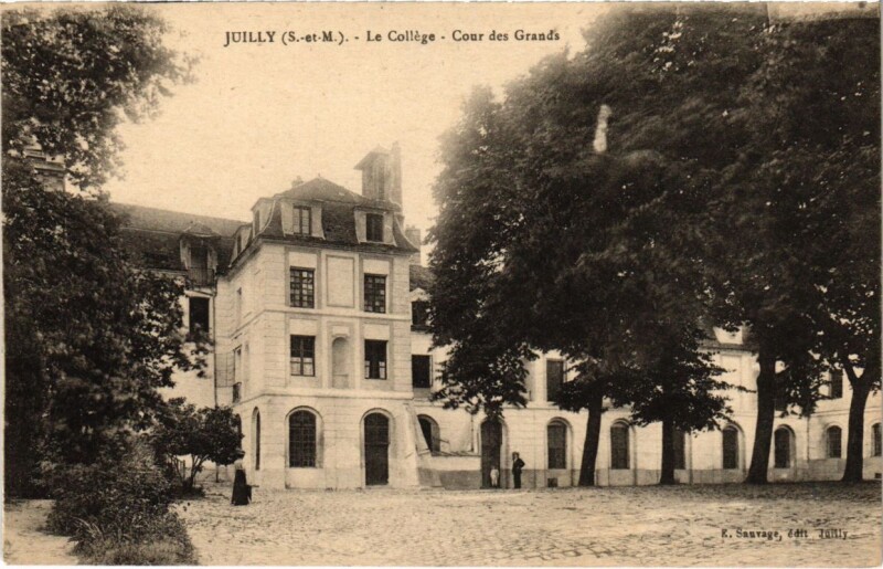 Carte postale ancienne Juilly - Le College - Cour des Grands à Juilly