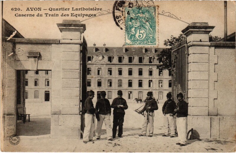 Carte postale ancienne Avon - Quartier Lariboisiere - Caserne du Train des Equipages à Avon