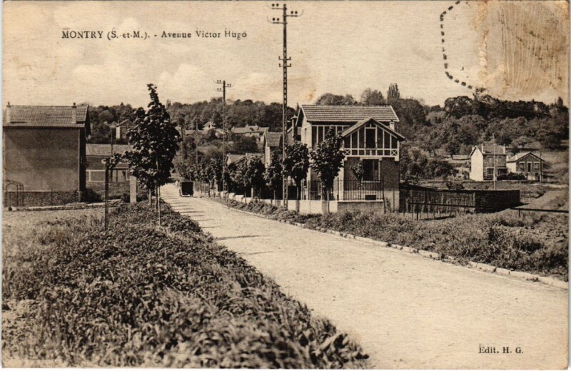 Carte postale ancienne Montry - Avenue Victor Hugo à Montry