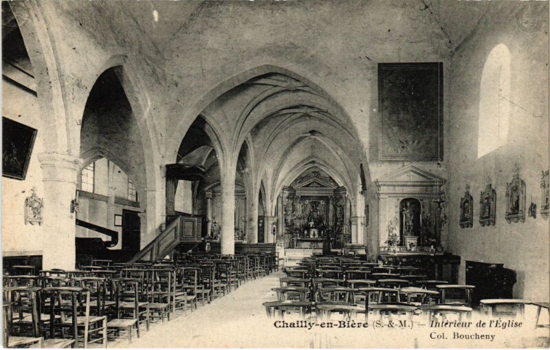 Carte postale ancienne Chailly-en-Biere - Interieur de l'Eglise à Chailly-en-Bière