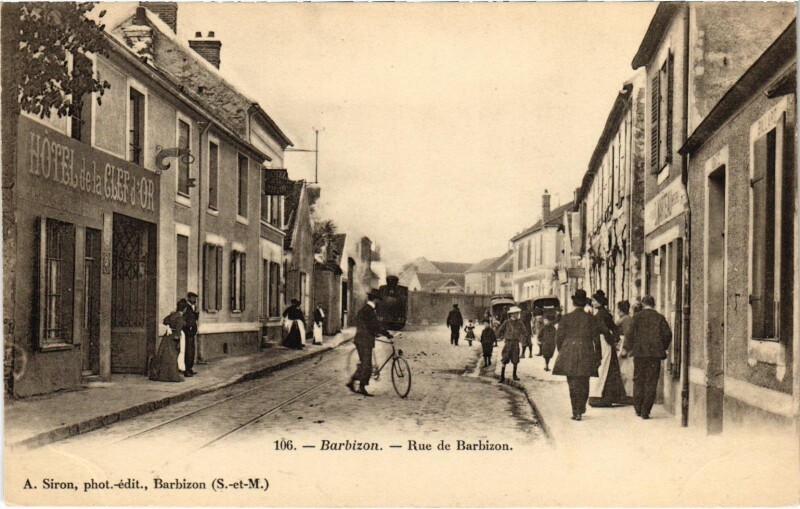 Carte postale ancienne Barbizon Rue de Barbizon Tram Vapeur à Barbizon