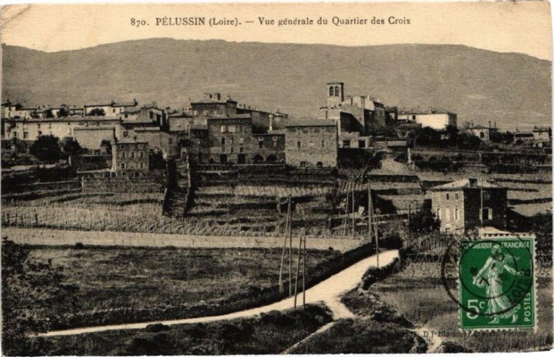 Carte postale ancienne Pelussin - Vue générale du Quartier des Croix à Pélussin