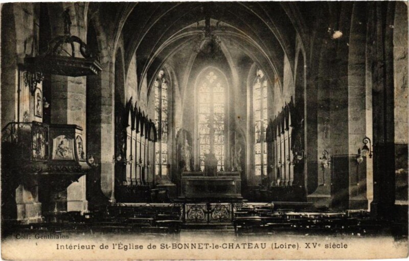 Carte postale ancienne Intérieur de l'Eglise de Saint-Bonnet-le-Chateau