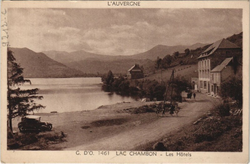 Carte postale ancienne Lac Chambon - Les Hotels