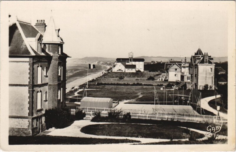 Carte postale ancienne Le Home Vue Generale des Villas et la Mer au Hom