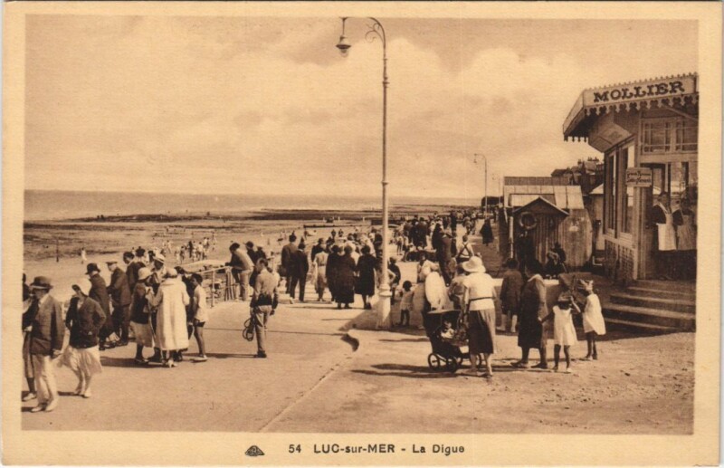 Carte postale ancienne Luc-sur-Mer La Digue à Luc-sur-Mer
