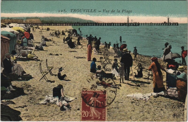 Carte postale ancienne Trouville Vue de la Plage