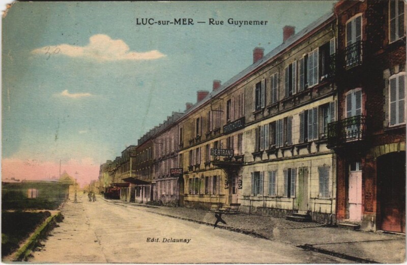 Carte postale ancienne Luc-sur-Mer Rue Guynemer à Luc-sur-Mer